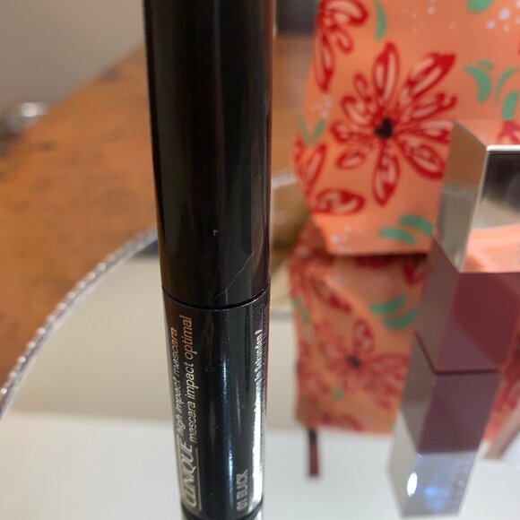 Clinique Eyeshadow-blush, Mascara, Lipstick, makeup remover w/ cosmetic bag - Picture 3 of 6